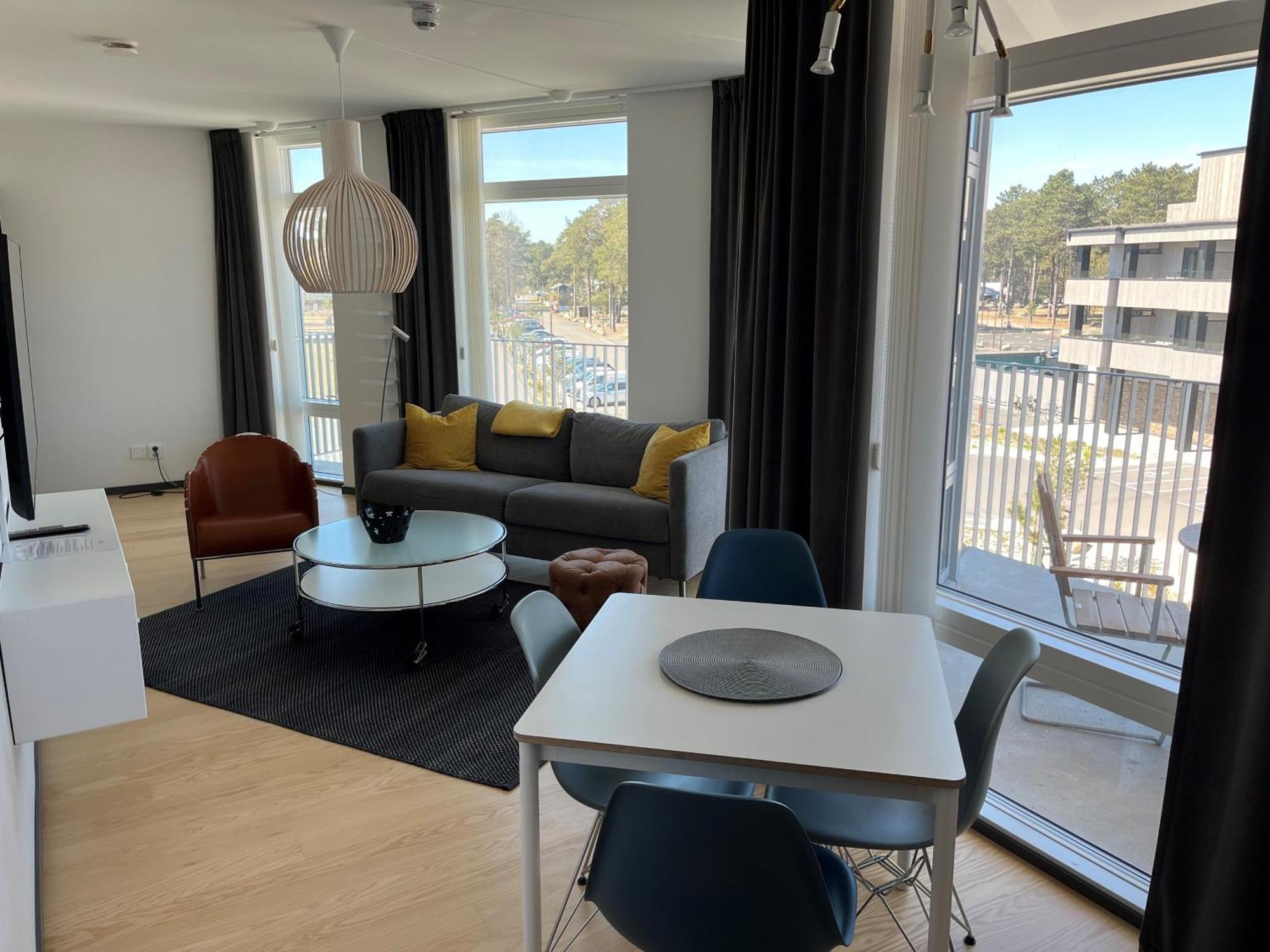 Ahusbrygga Apartment Hotel Экстерьер фото