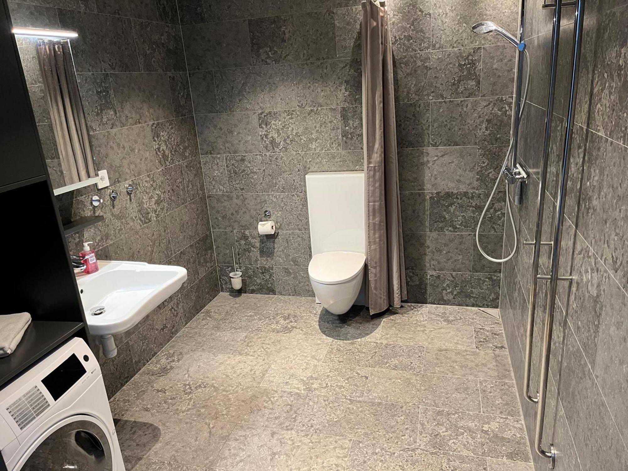 Ahusbrygga Apartment Hotel Экстерьер фото